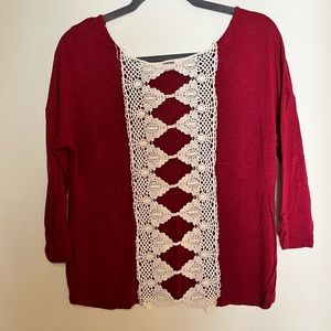 Quarter sleeve lace open back shirt